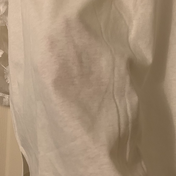 White Mesh floral appliqué sleeve -Long sleeved crew neck Tshirt- Size M-NWT - Picture 7 of 7